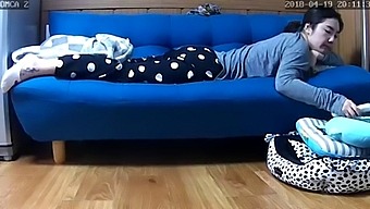 Sexy Korean Webcam Girl Caught In The Act Of Self-Pleasure