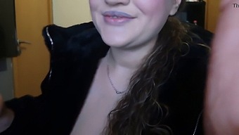 A Stunning Caucasian Woman Performs An Incredible Oral Sex Act While Smoking And Deepthroating A 24-Centimeter Toy